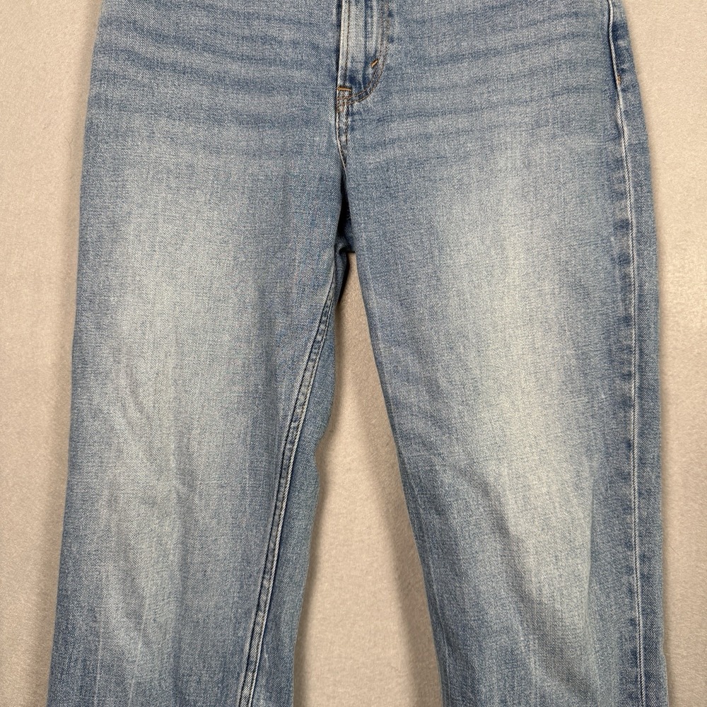 Abercrombie & Fitch The Mom High Rise Jeans Straight Leg Light Wash - Picture 9 of 16